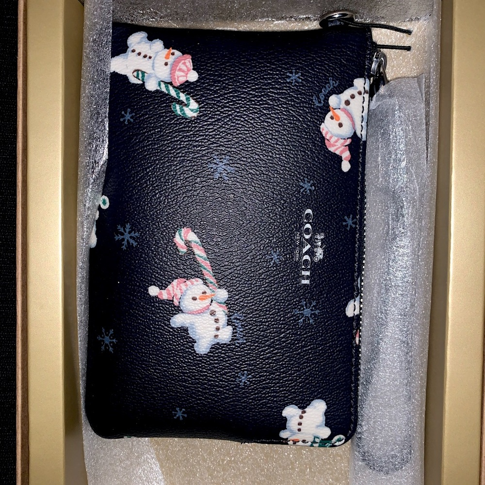 NEW Coach Winter Wristlet ❄️☃️